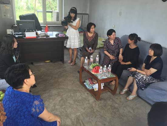 辽阳市妇联领导到灯塔市调研