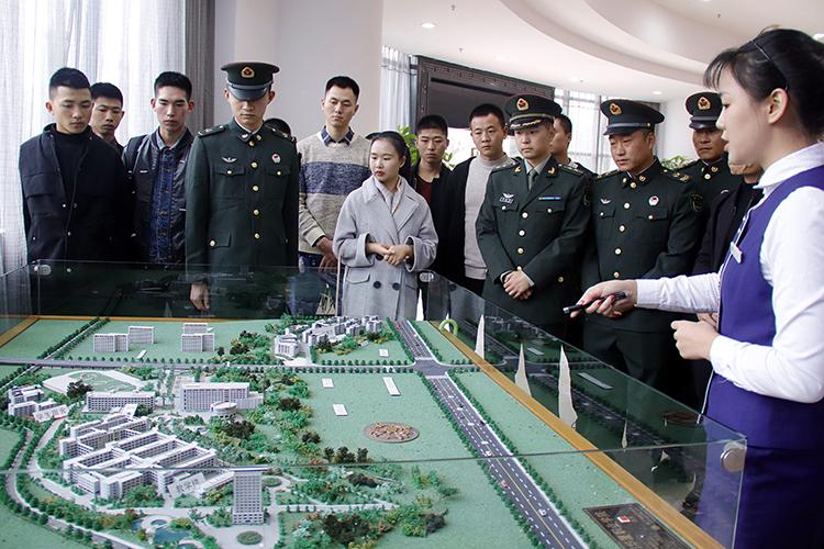 厦门华厦学院与73151部队90分队圆满完成互访活动