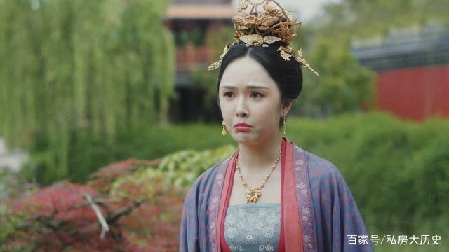 郭皇后是宋朝建国以来,发生的第一起废后事件,这在朝中引起了轩然大波