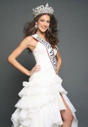 委内瑞拉佳丽获环球小姐称号 美夺冠热门选手摔倒