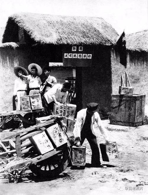 照片大约拍摄于五六十年代.