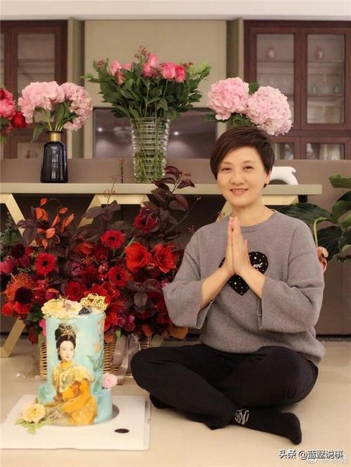 邓婕美照最美不过王熙凤