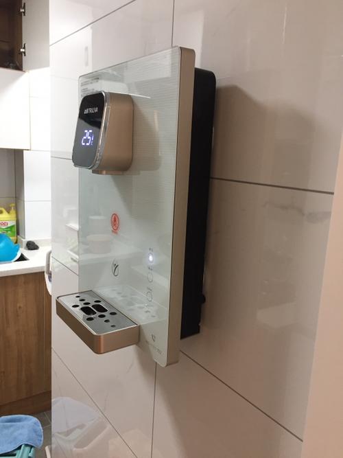 沁园(qinyuan)家用台上式管线机加热一体壁挂式厨房无胆速热即热式