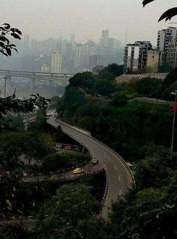 搜索重庆景点总会提到山城步道,说实话很烂也没什么风景,最多算渝中区