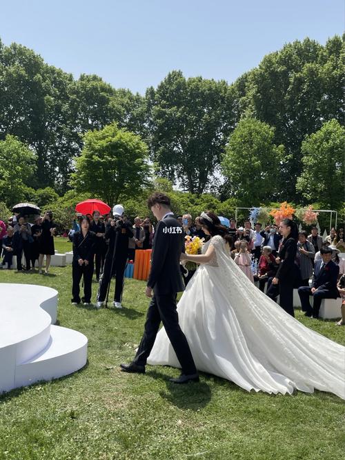 黄河迎宾馆草坪婚礼_婚礼_河南省黄河迎宾馆_婚嫁