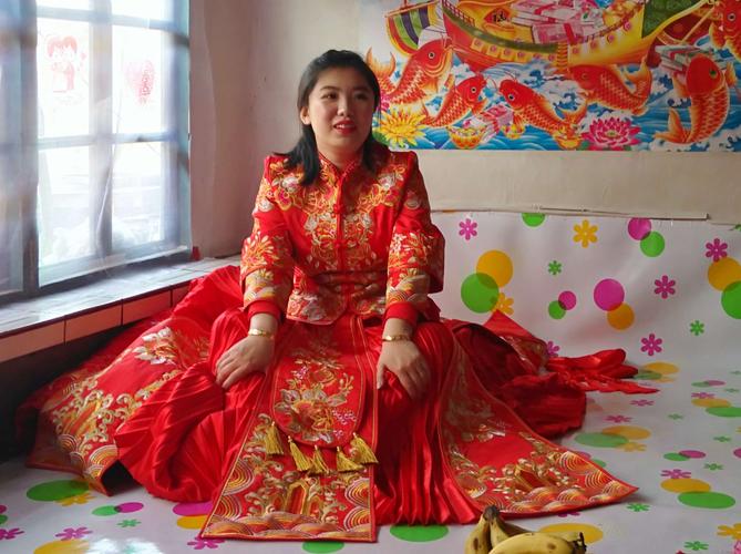 新娘子在坐福