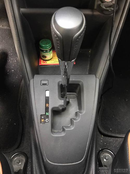 说了发动机就不得不说说变速箱了,丰田采用"蛇形"档位设计,相较于直