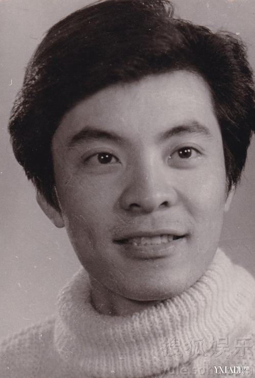 刘威青涩旧照曝光:八十年代也曾鲜肉青春(图)