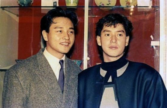 香港歌坛开山鼻祖地位不输谭咏麟四大天王在他眼里半斤八两