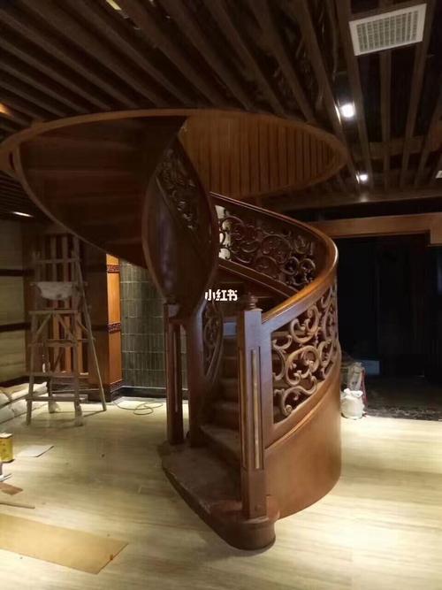 实木中柱旋转楼梯_实木_手工制作_雕花_兴趣爱好_手工