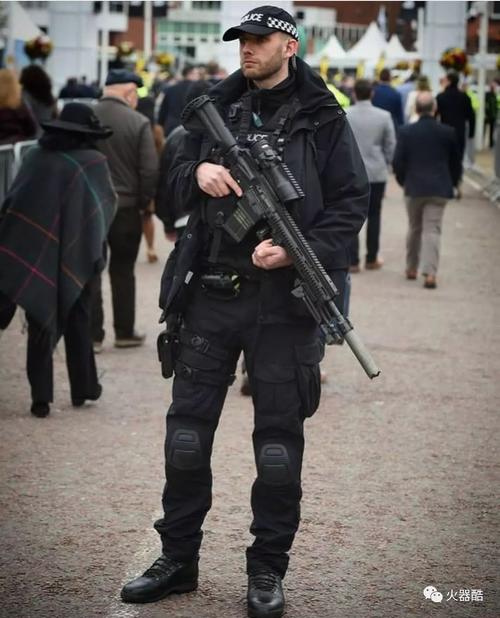 【英国警察图集】欧洲到底是有多乱 hk417都端出来了