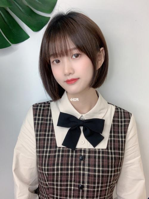 适合长脸圆脸短发发型 显气质又可爱的短发发型 搭配减龄刘海,修饰