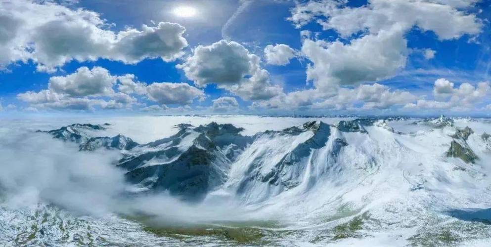 条件,层层叠叠的纹格形状,整齐有序的冰川地貌是迄今未解的科考之谜