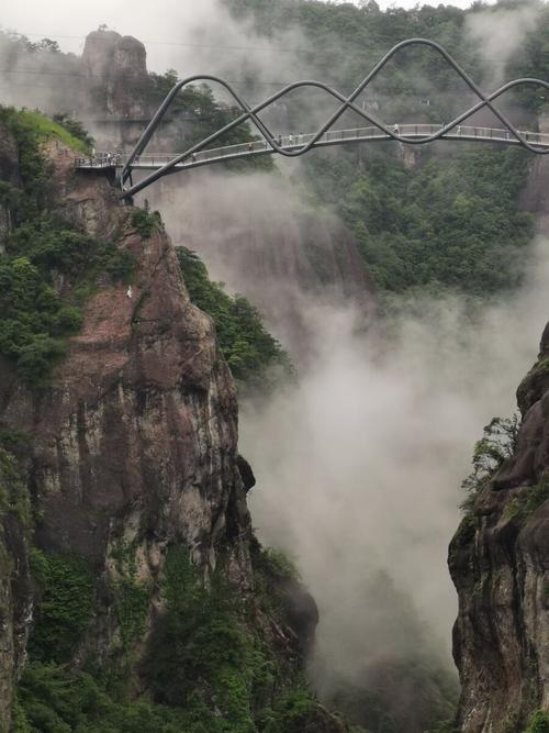 如意桥位于浙江省台州市仙居县神仙居景区2020年国庆期间亮相刚柔并济