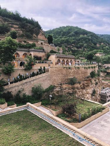 打卡距离宝塔山最近的特色民宿,邂逅传统非遗文化的
