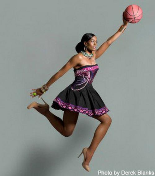 wnba黑人名将斯温-卡什穿裙子秀扣篮