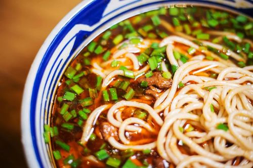 汇成了一大碗饸饹面.