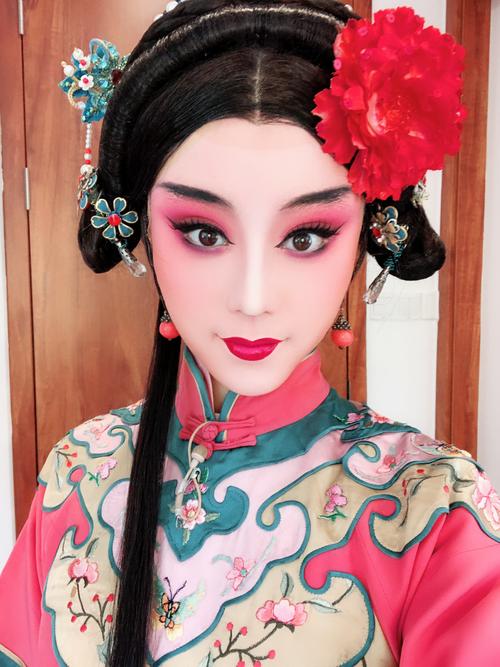 优秀青年京剧演员王梦婷台前幕后影像##京剧舞台旦角