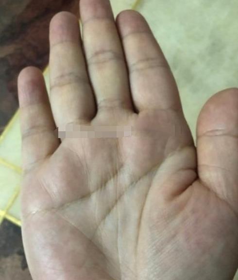 上唇薄下唇厚,双耳贴脑,重视金钱.风水命理刘老师/书