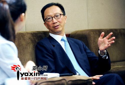 梁锦松:愿为新疆发展出谋划策 带领企业寻商机