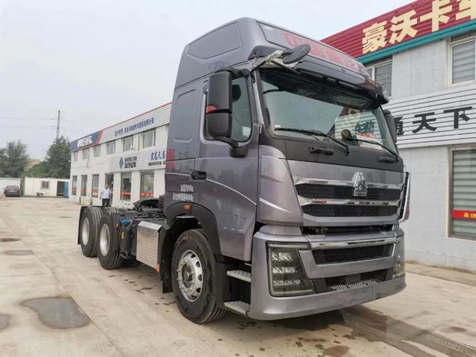 煤炭运输新选择——豪沃th7 460马力牵引车