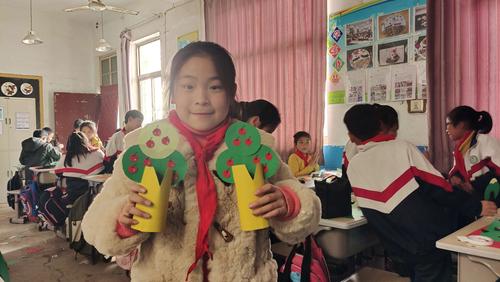 创意植树节手工作品——伦掌镇西何坟小学三年级创意手工社团