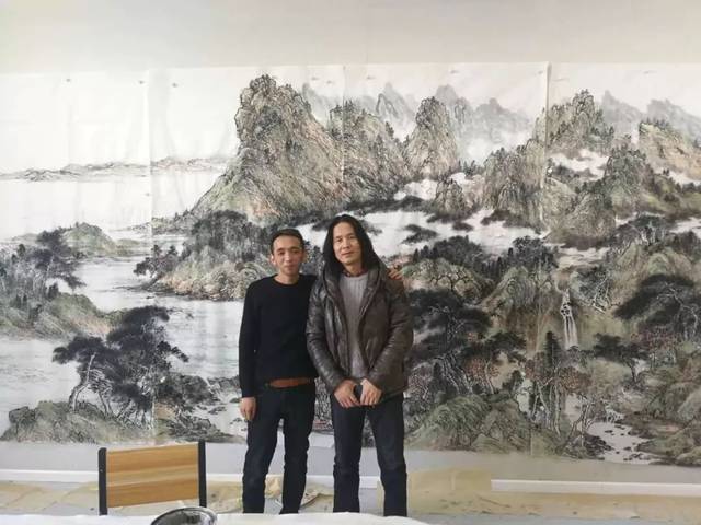 与著名青绿山水画家李伟先生