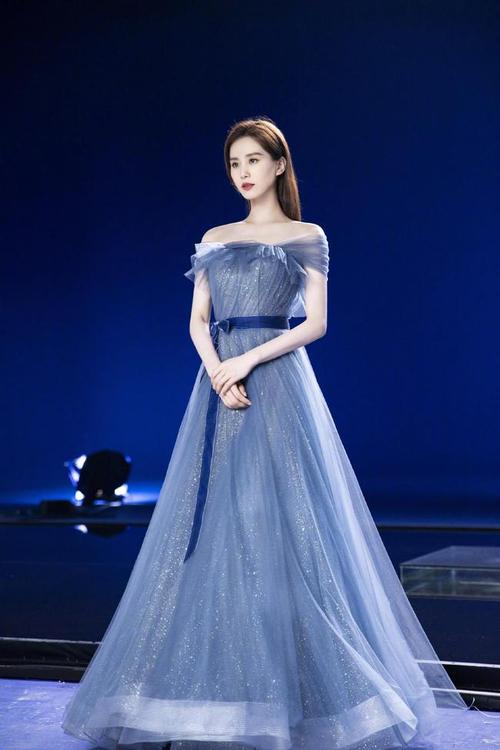 刘诗诗居然把晚礼服穿出"星空浪漫"温柔风,真是又美又