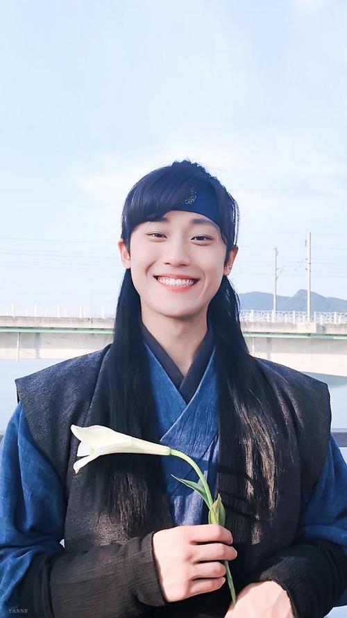 《德鲁纳》到《再次十八岁》宝藏男孩李到晛,让人沦陷的少年感