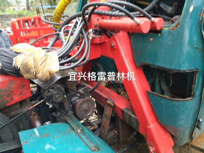 吊臂式360度旋转甘蔗抓机,可以装配在拖拉机,三轮车等小型车辆上使用