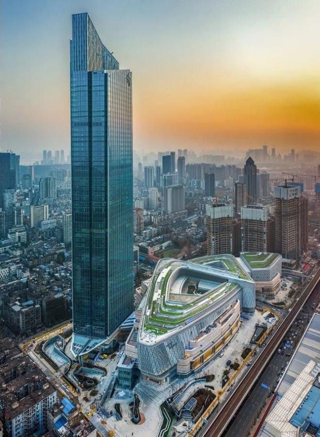 武汉恒隆广场将于3月25日开业引进约300家品牌