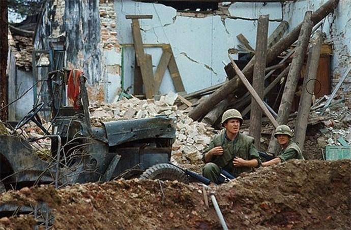 1/ 12 顺化战役是越南战争中最为血腥与漫长的战斗之一.