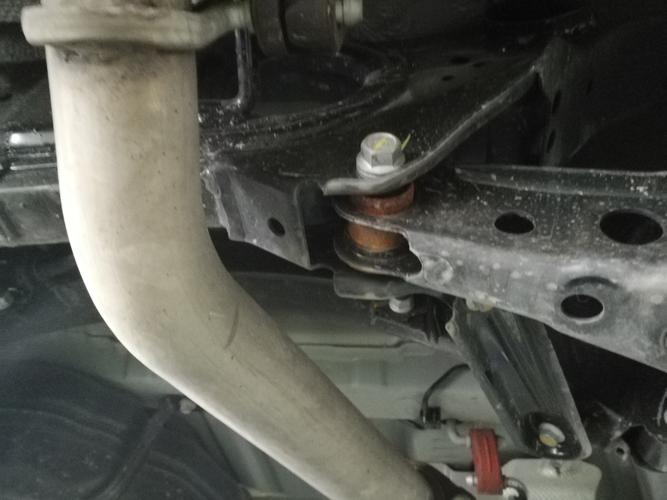 长安汽车-长安cs75 后排座椅靠背生锈,共振,底盘部分部件生锈