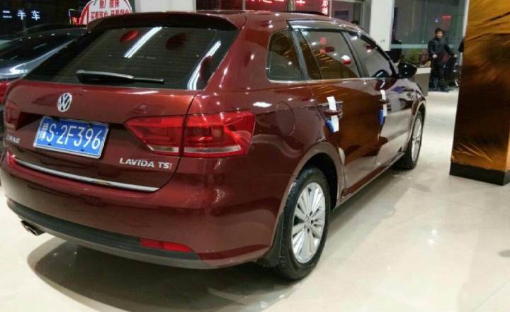 大众 朗行 1.4 tsi 运动版红色自动档