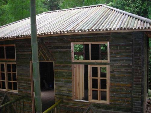 竹围栏竹屋酒吧竹长廊