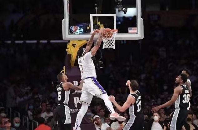 戴维斯创纪录他目前三分命中率148为nba历史最低