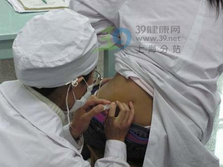 医护人员配合手术导尿术全过程实拍