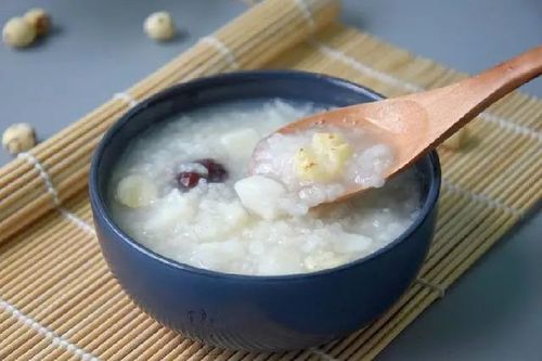 山药莲子芡实粥