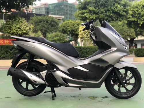 2018年新款本田pcx150踏板车电喷水冷