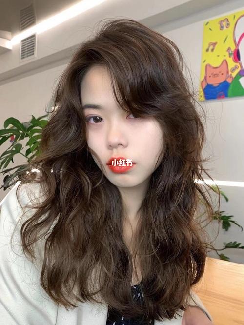 法式烫发_脸型_发型_冬天去哪玩_根据脸型选发型_时尚