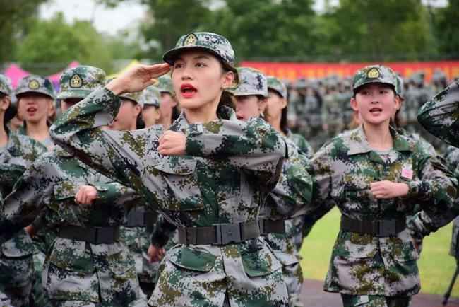 大学生接受军训教育的必要作用,军训:是集体主义精神的熔炉