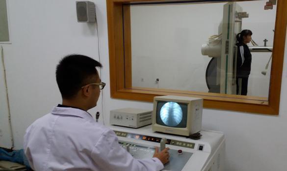 为什么女人不喜欢做"胸透"呢?医生能看到什么?别害羞