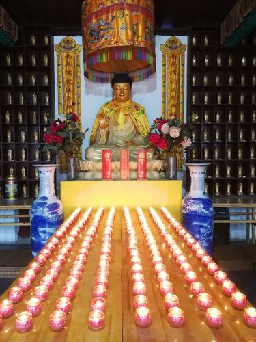 药师佛前供灯