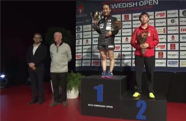 国乒惨败后真大度!1米5伊藤美诚登不上领奖台,朱雨玲主动扶她