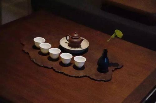 且熬煮一壶,茶中人生