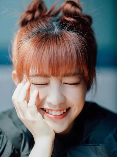 赖美云的照片壁纸精选