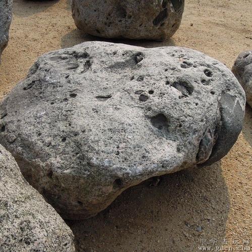 首页 店铺交易 奇石化石  火山石(俗称浮石或多孔玄武岩)是一种功能型