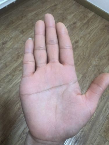 女右手横纹,这样的生命线代表什么?这样的手纹代表什么?今年27岁