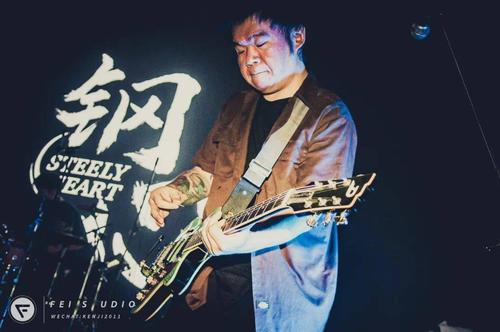 演出回顾麻园诗人钢心乐队newworldnewbeer联合专场上海站