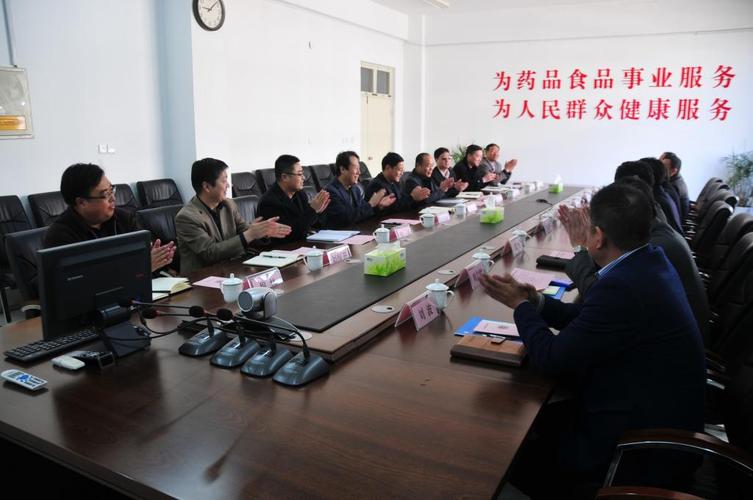 威海职院党委书记吴永刚一行前来我院交流